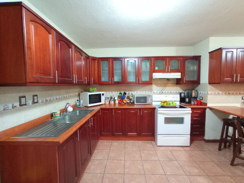 Imagen 11 de 30 de Vendo Belleza De Casa Ubicada En Esquina, 4 Dormitorios, Alta Plusvalia Y Seguridad