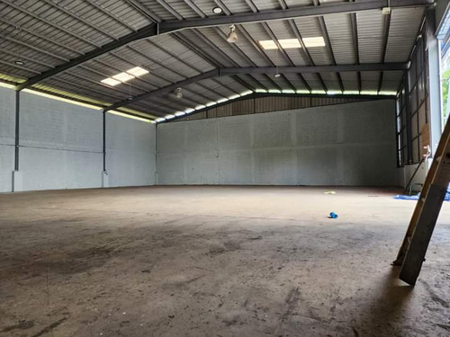 Dios! Alquilo / Vendo / Nave Industrial De Oportunidad