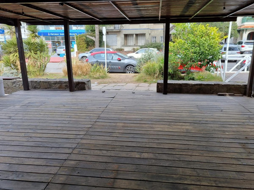 Imagen 3 de 5 de Local - Saez Esq Arocena, 126 M2 , 7, 2 Mts De Frente !!