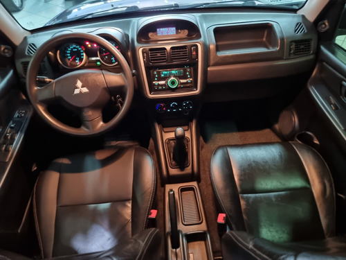 Mitsubishi Pajero TR4 2.0 4X2 16V 140CV FLEX 4P MANUAL