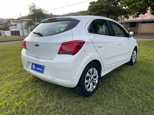 Chevrolet Onix Black edtion