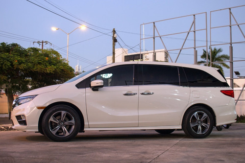 Imagen 5 de 10 de Honda Odyssey Touring