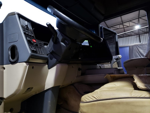 Scania R 440 Streamline 8x2 Ano 2014 (# Volvo # Mercedes )