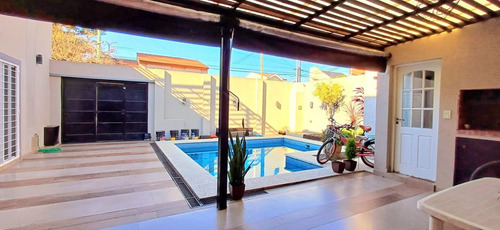 Venta Casa 4 Ambientes Villa Luzuriaga- Permuta !!