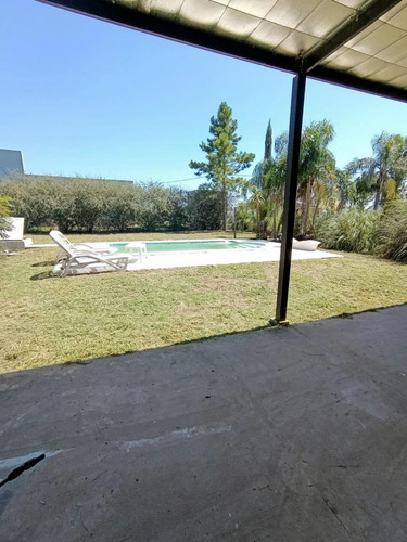 Casa En Venta - 2 Dormitorios 1 Baño - Oliveros