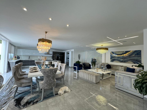 Venta Espectacular Y Lujosa Casa En Rozo