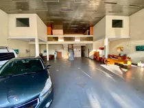 Comprar Alquiler Local En Sayago Sobre Calle Principal Con Escritorios , Galpon, Cocheras, Triple Entrada