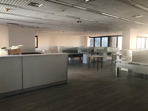 Oficinas En Alquiler | Av. Eduardo Madero 1020, Caba | 300 M²