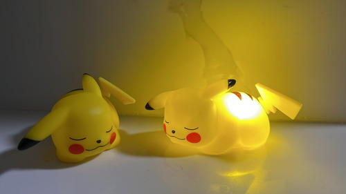 Lampara Luz Nocturna Anime Dormitorio Niño Mesa Led Pika