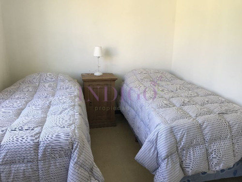 Muy Buena Casa En Alquiler A Pasitos Del Agua En Montoya, 5 Dormitorios .- Ref: 208