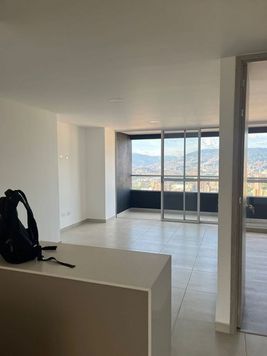 Apartamento En Arriendo En Sabaneta Sector Las Lomitas