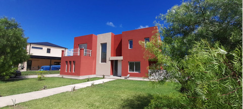 Casa En Venta 06 Amb. Laguna San Sebastian