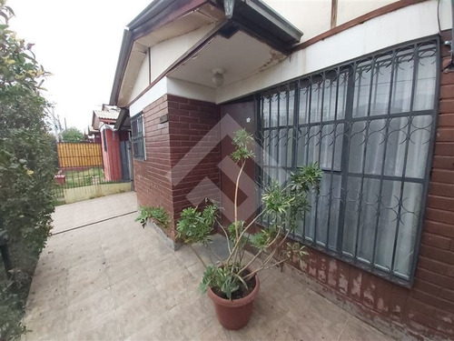 Casa En Venta De 3 Dorm. En La Florida