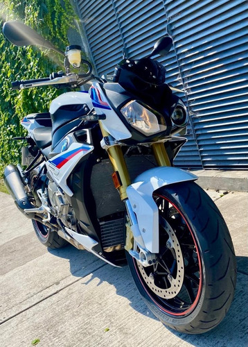 Imagen 2 de 10 de Bmw S 1000 R Tricolor C/ Akrapovic