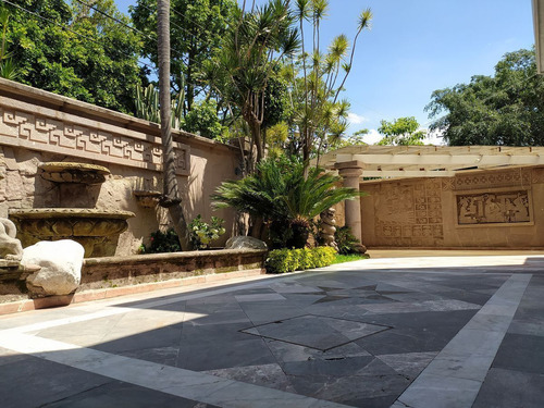 Casa En Fraccionamiento En Lomas De Vista Hermosa, Cuernavaca, Morelos Caen-789-
