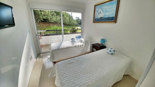 Amplio Depto, Con El Estilo De Una Casa Pero La Seguridad De Un Edificio!- Ref: 1468