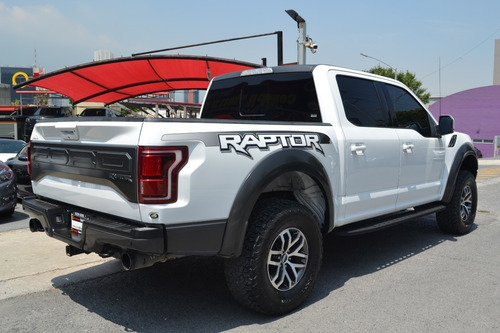 Imagen 3 de 13 de Ford Lobo Raptor 4x4 2017