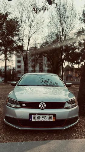 Volkswagen Jetta 2.0 L4 Mt