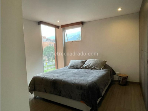 Arriendo Apartamento De 70mts, Barrio Santa Barbara
