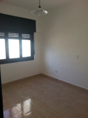Imagen 8 de 25 de Vendo O Permuto Casa C/local Comercial Y Dpto En B° Los Plátanos