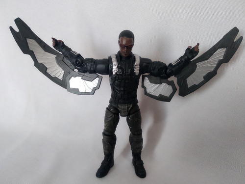 Falcon Avengers Tipo Marvel Universe Hasbro 