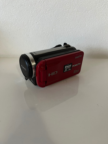 Camara De Foto Y Video Digital Filmadora Sanyo Xacti Vpc-zh1 Bordó