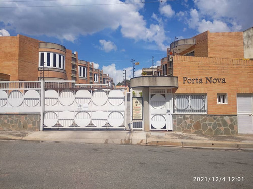 Town House En Res. Porta Nova Urb. Las Palmas Valencia. C-05-23 Mm