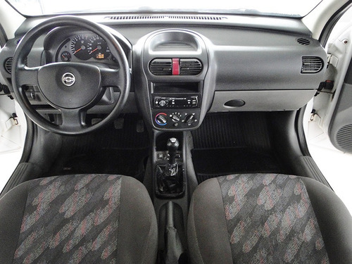 Marca: Chevrolet Modelo: Corsa Hatch