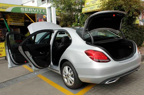Mercedes-benz Clase C 180 Advantgarde 1.6 At Aa 4x2