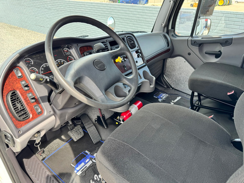 Pipa Seminueva Freightliner M2 106 Año 2014 Cap: 10,000 Lts