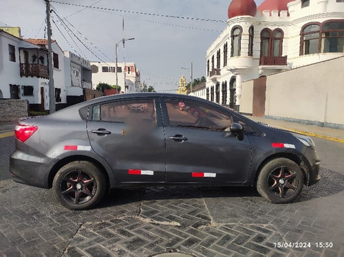 Auto Kia Rio 2016