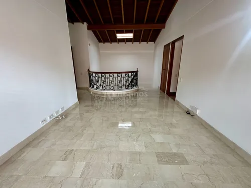 Casa En Arriendo En Loma Benedictinos. Cod A776027