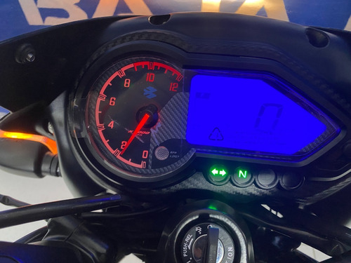 Imagen 15 de 22 de Bajaj Pulsar 180 Fi 2023
