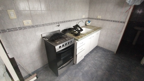 Imagen 6 de 20 de Casa Con Parque En Calle Gluck