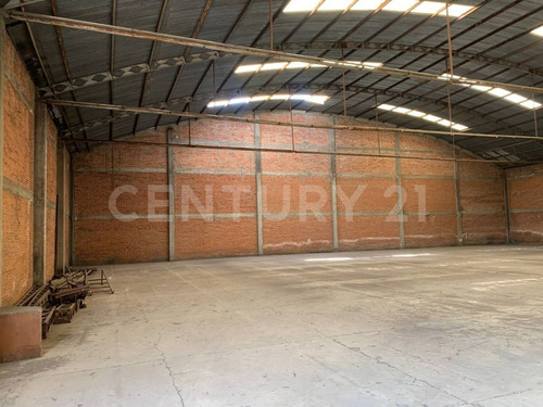 Renta De Bodega Zona Blvd.hermanos Serdan-15 De Mayo- La Libertad