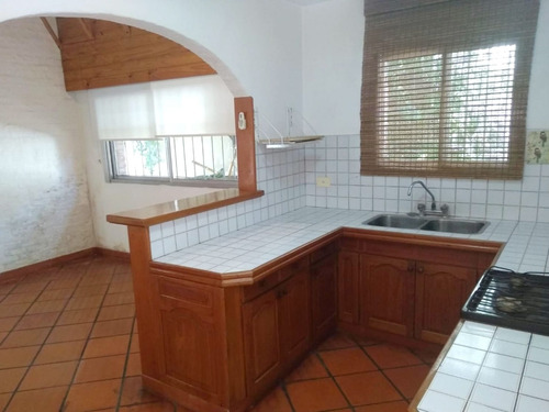 Casa 3 Ambientes En Venta, Barrio De Vicenzo Pilar