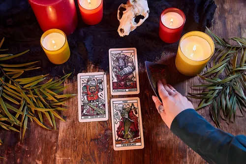 Tarot: Baraja Y Guía Inspirada En El Mundo De Guillermo Del