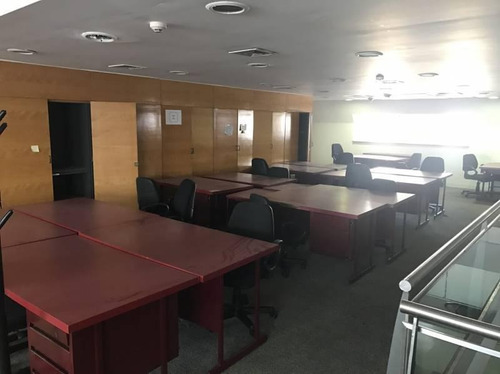 Imagen 4 de 30 de Edificio De Retail Y Oficinas Con 700 Puestos De Trabajo Oportunidad Única!