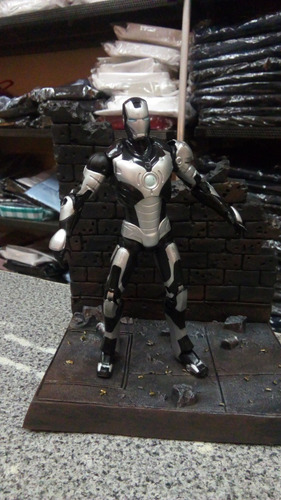Marvel Legends Ironman Satellite Armor Concept Series!! (Usado)