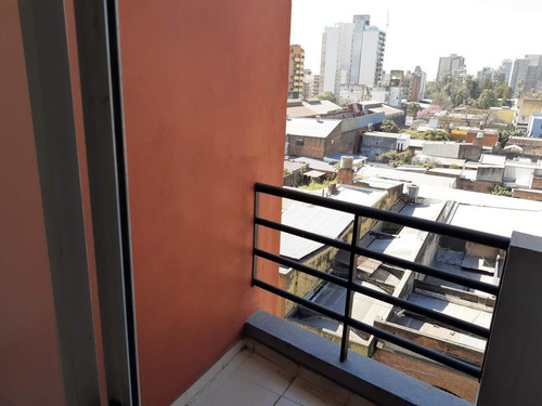Imagen 7 de 24 de Un Dormitorio Con Doble Balcón