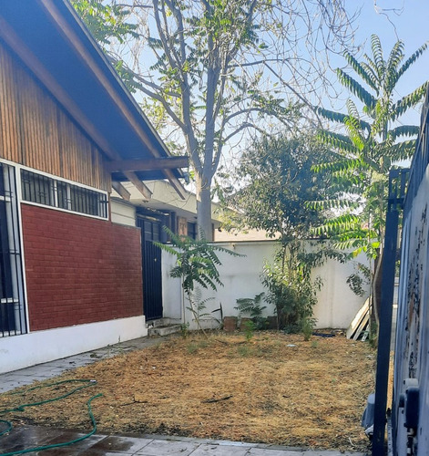 Se Vende Gran Casa 8 /d 4/b Comuna De Ñuñoa