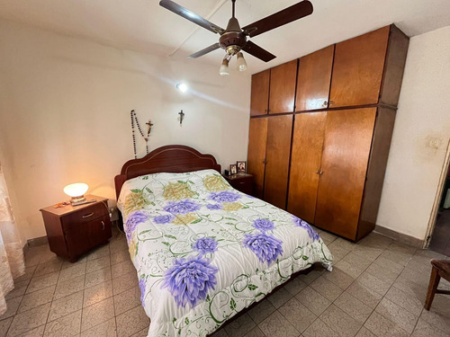 Venta Casa De 2 Dormitorios Con Garage Doble En Barrio Sarmiento