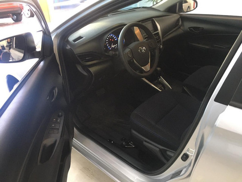 Imagem 4 de 6 de Yaris Sedan 1.5 Xl Live Cvt 2021/2022