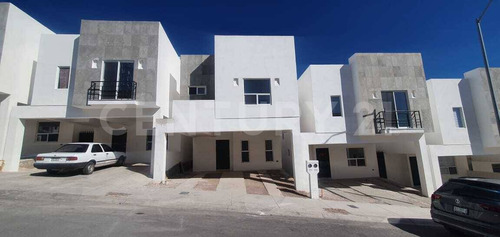 Casa En Venta Zona Reliz Real Saratoga, Chihuahua