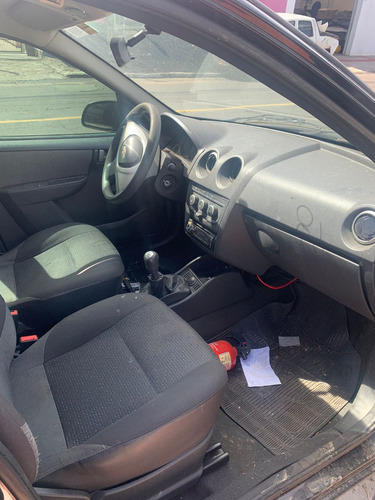 Sucata Celta Flex C/ Direção Ar 11/12 Para Retirada Peças (Usado)