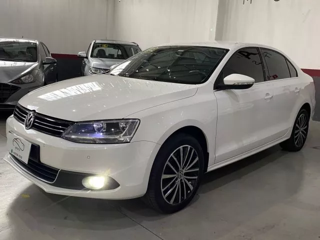 Volkswagen Jetta Jetta 2.0 TSI HIGHLINE 200CV GASOLINA 4P TIPTRONIC