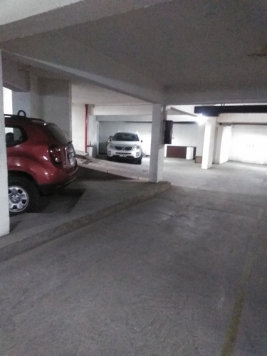 Imagen 2 de 2 de Estupendo Estacionamiento
