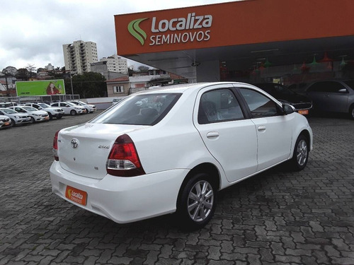 Imagem 6 de 9 de Toyota Etios 1.5 X Plus Sedan 16v Flex 4p Automático