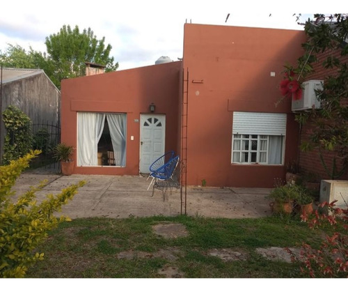 Se Vende Casa Con Local  Y Buen Lote En Villa Elisa