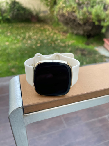 Smartwatch Fitbit Sense 1.59  Caja Aluminio Anodizado Dorado